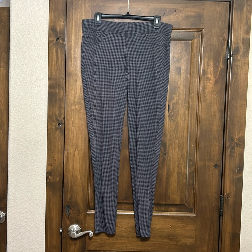 Bundle of four Seven7 soft pants